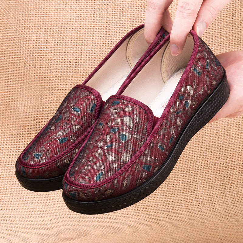 老北京布鞋宽头妈妈鞋女秋季中老年人大脚骨老太太奶奶鞋防滑软底,女鞋,浅口单鞋,淘宝优惠券,粉丝福利购,淘宝优惠卷