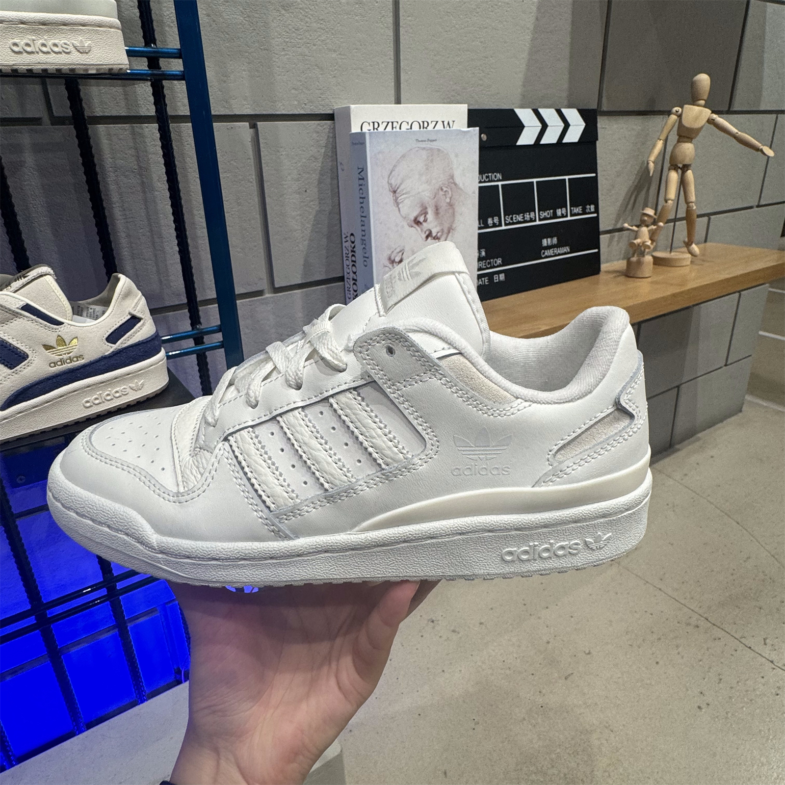 阿迪达斯男女板鞋休闲鞋