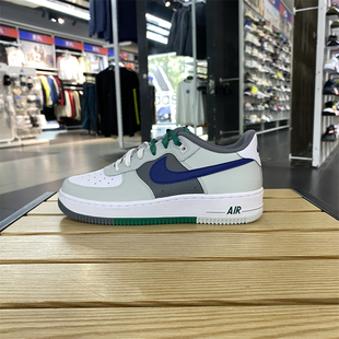 Nike 耐克女子新款 经典 001 正品 耐磨轻便透气休闲运动板鞋 FB9035