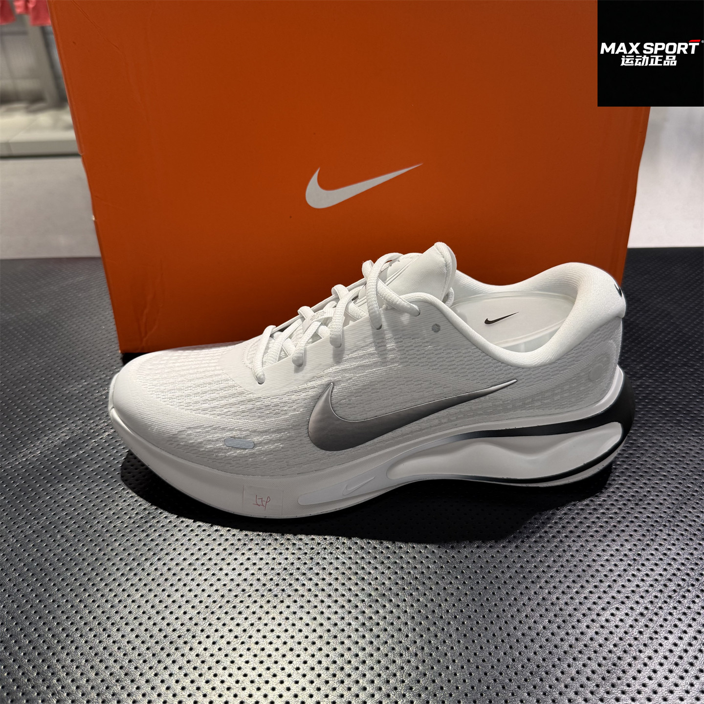 Nike耐克男子跑步鞋26夏新款轻便缓震运动训练休闲鞋 FN0228-122
