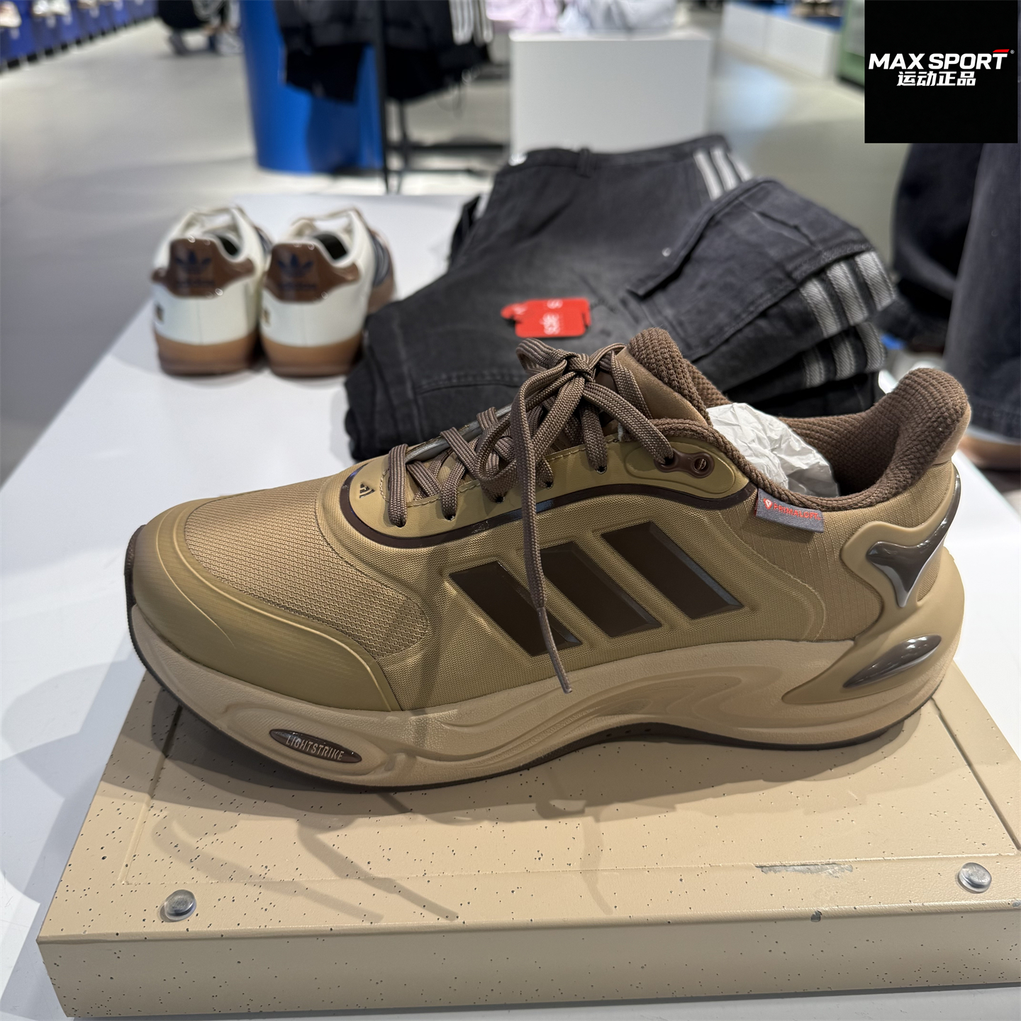 阿迪达斯男子跑步运动鞋