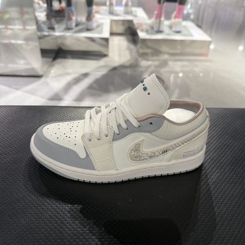 耐克女子AJ休闲板鞋新款篮球鞋