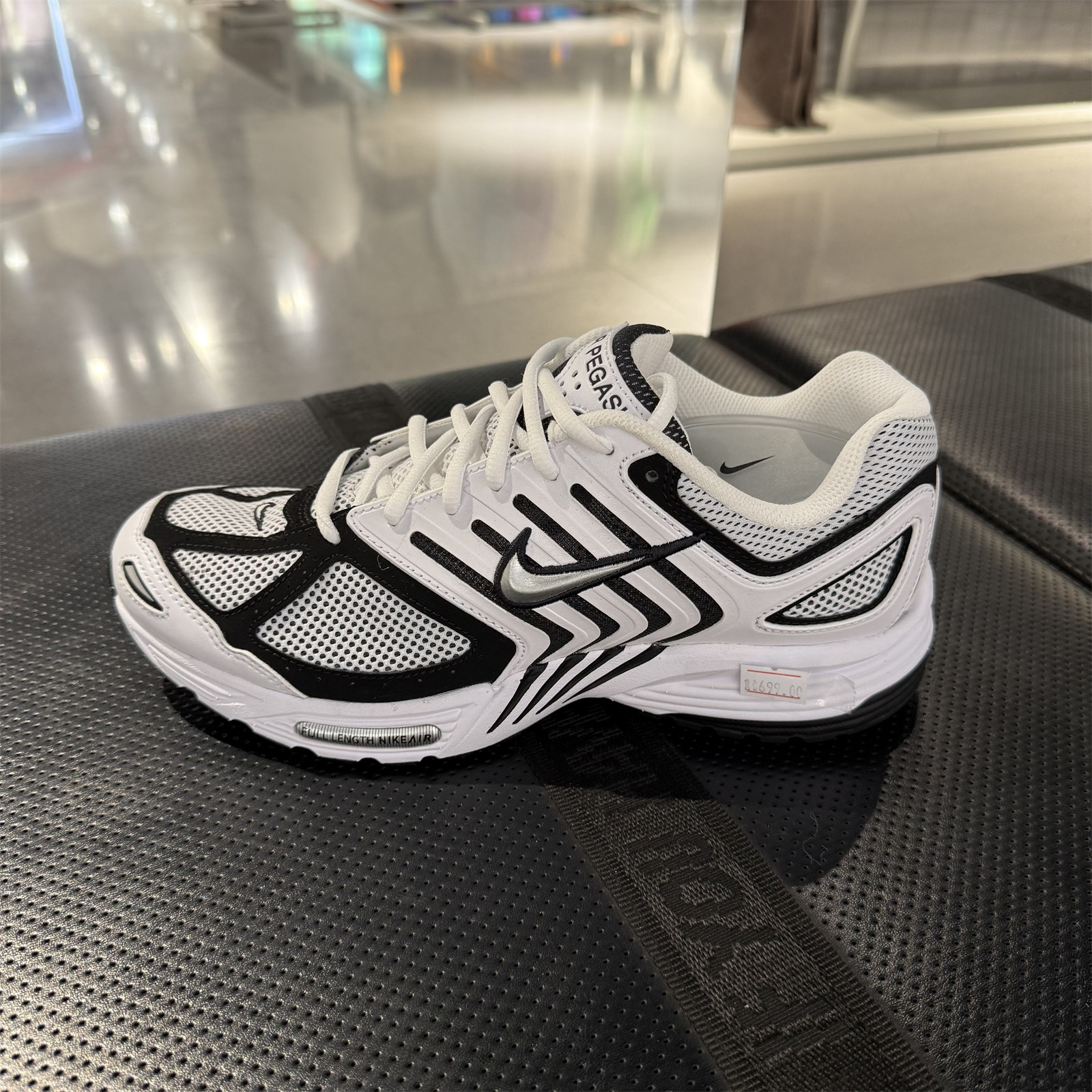 Nike耐克男子休闲鞋AIR PEGASUS网面透气运动跑步鞋子FJ1909-100 - 实物图
