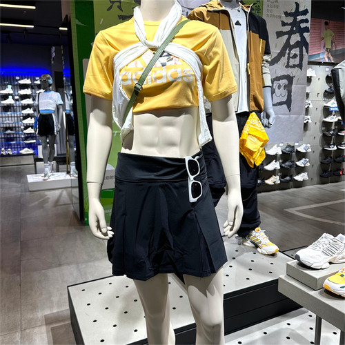 阿迪达斯运动半身短裙女款