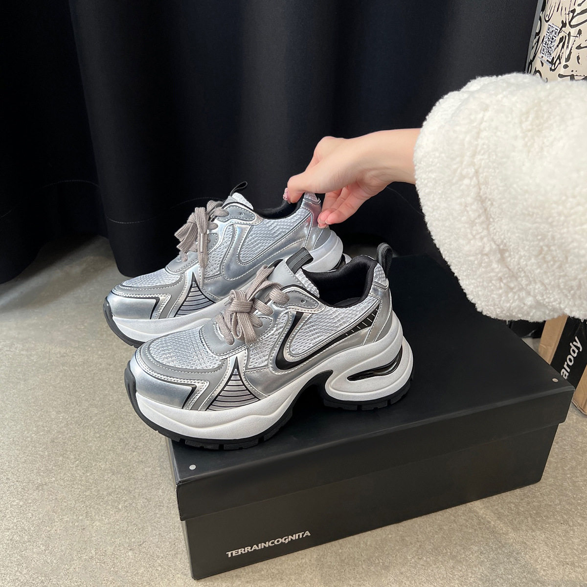 露思同款~大叔家百搭厚底老爹鞋女2025秋季做旧擦色增高运动鞋子,女鞋,时尚休闲鞋,淘宝优惠券,粉丝福利购,淘宝优惠卷