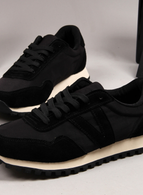 男士新款V字运动鞋 时尚韩版东大门复古潮鞋透气系带全黑翻毛皮鞋