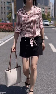 仿真丝V领时尚 唯影WEIYING夏季 丝缎短袖 女装 洋气上衣216 新品