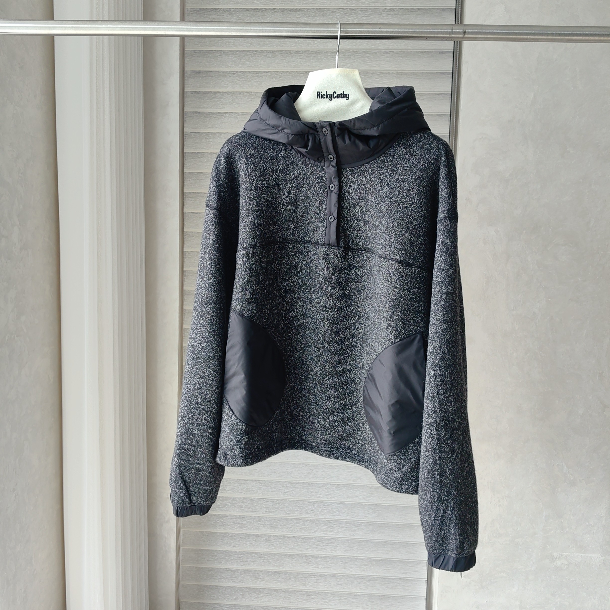 [张艾米]云絮肌理夹棉帽卫衣女小众拼接半开襟慵懒风软糯套头衫,女装/女士精品,卫衣/绒衫,淘宝优惠券,粉丝福利购,淘宝优惠卷