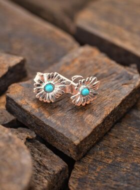 925银耳饰 E016小雏菊螺丝精致耳钉纯银耳饰气质耳骨钉养耳洞免摘