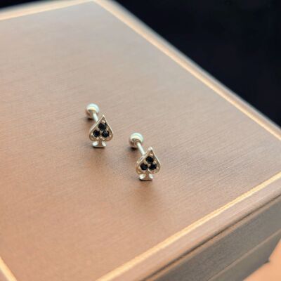 925银耳饰 E020纯银百搭黑桃耳钉小众设计感小巧螺帽养耳洞免摘