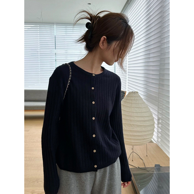 纽扣针织开衫毛针织衫