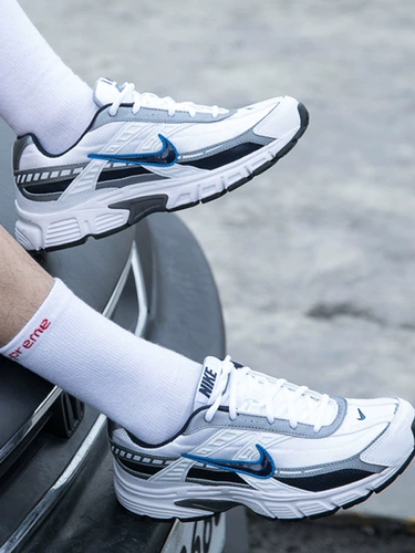 Подлинный инициатор Nike Инициатор управляет мужчинами и женскими винтажными туфлями для папочки кроссовки 394055 101