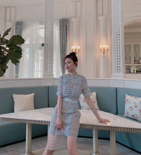 立领蕾丝连衣裙女夏 2019法国小众度假裙SP新品镂空高腰小礼服蓝