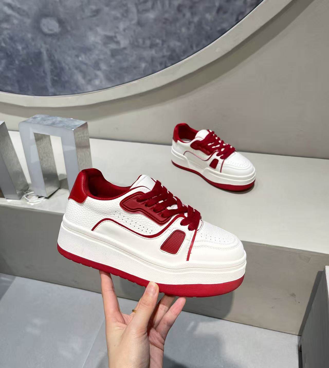 2026年春秋新款时尚百搭平底休闲板鞋女真皮潮流舒适运动鞋红色,女鞋,休闲板鞋,淘宝优惠券,粉丝福利购,淘宝优惠卷