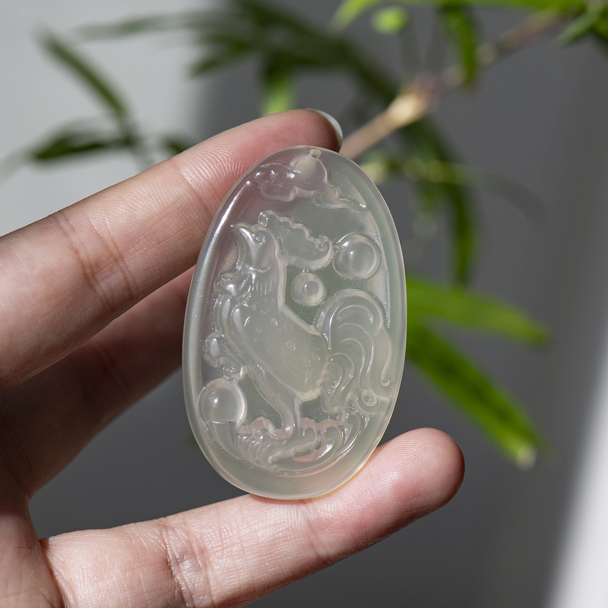 天然白冰玛瑙12生肖吊坠