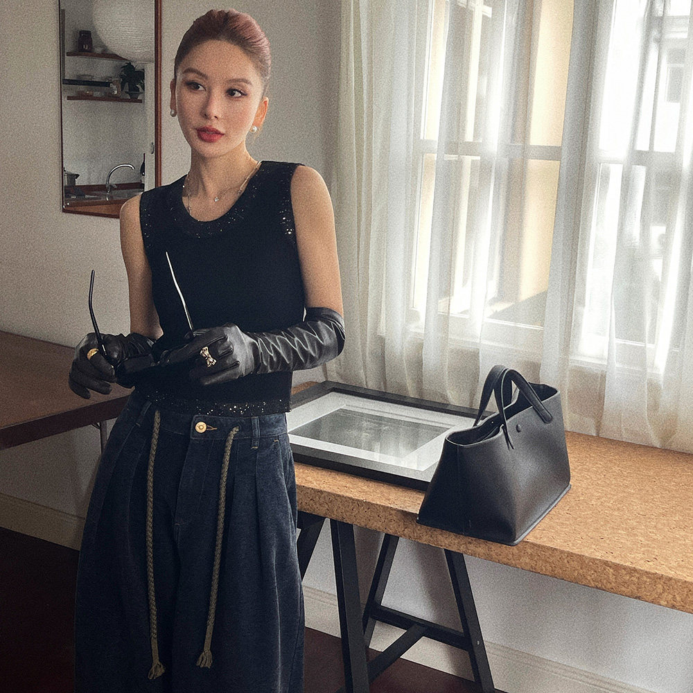 洋气新店REDMEMORY娇奢小姐姐 冷艳贵气 重工亮丝珠片针织背心