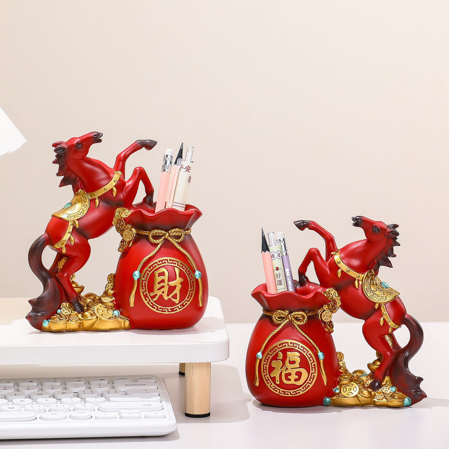 创意福袋马笔筒摆件生肖马年办公室桌面收纳吉祥物伴手礼年会礼品