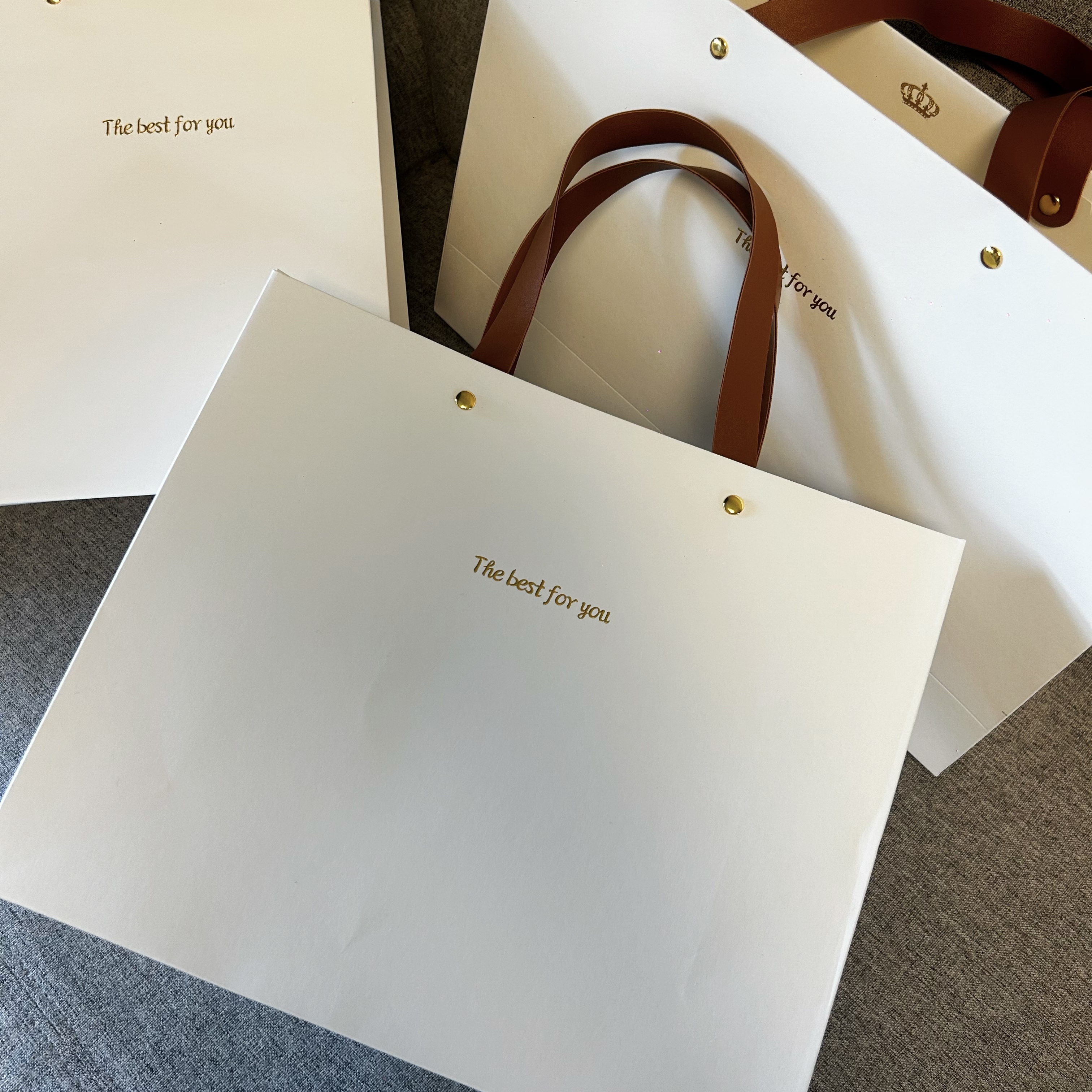 ins风白色礼品袋加厚纸袋手提袋服装店PU手提伴手礼袋定制定做