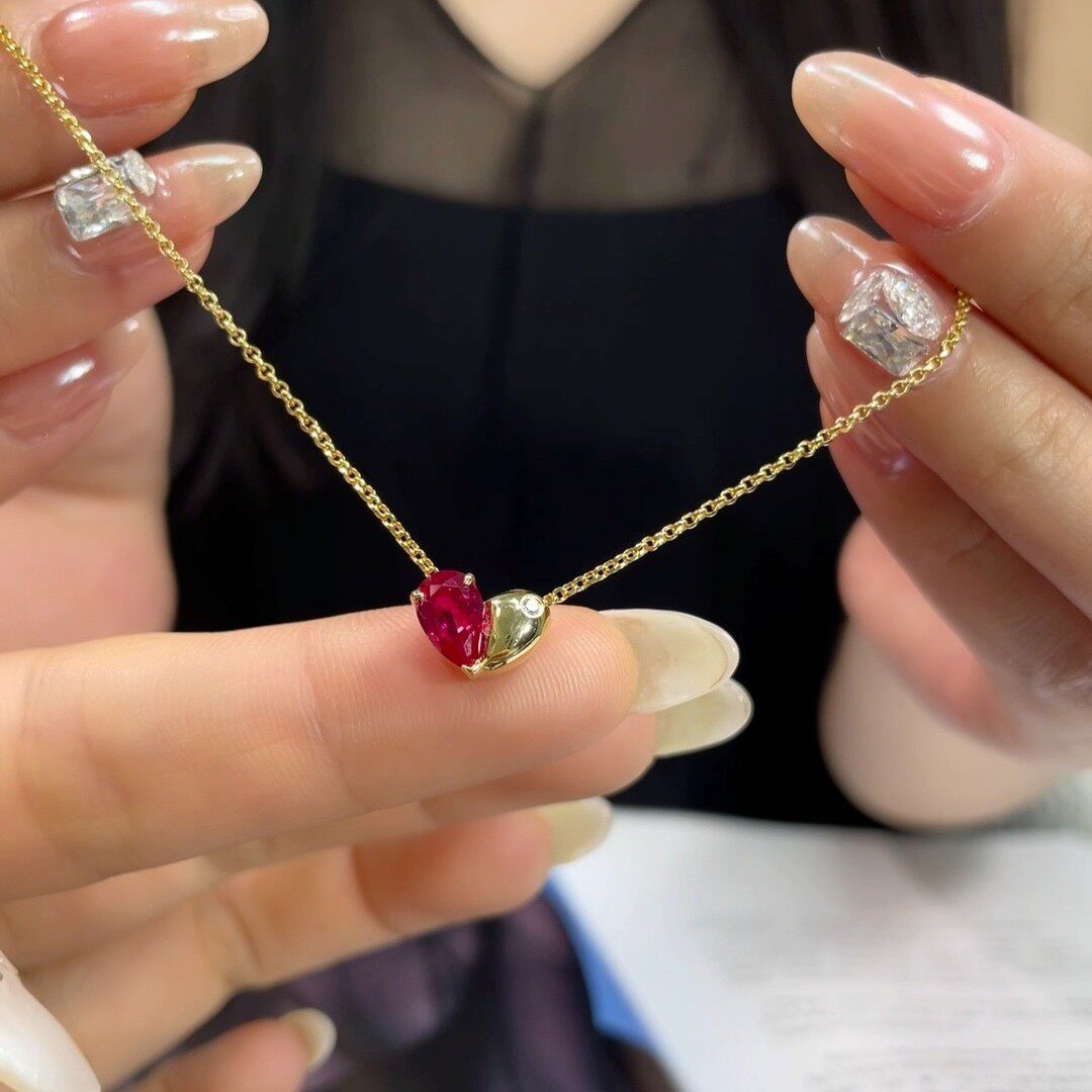 轻奢培育宝石鸽血红爱心项链