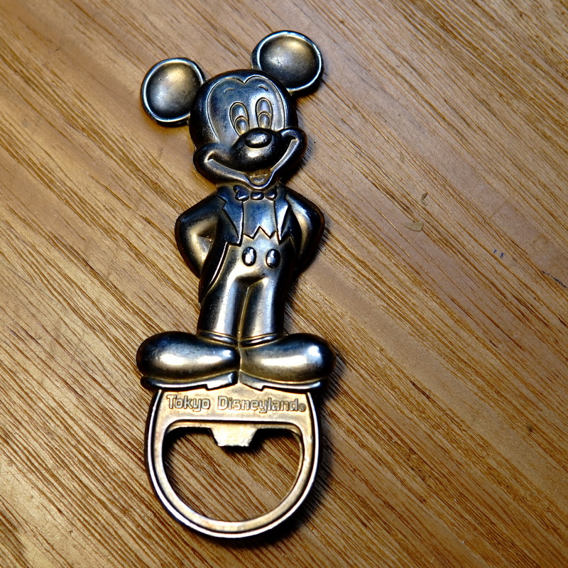 日本东京迪士尼米奇老鼠造型啤酒瓶装饮料开瓶器开酒器金属启瓶器