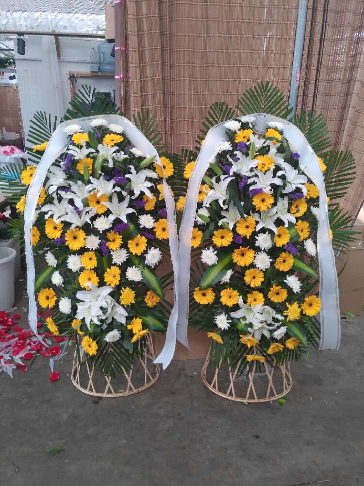 北京扫墓祭奠清明节花篮上坟鲜花闪送济南天津上海小花圈墓碑前花