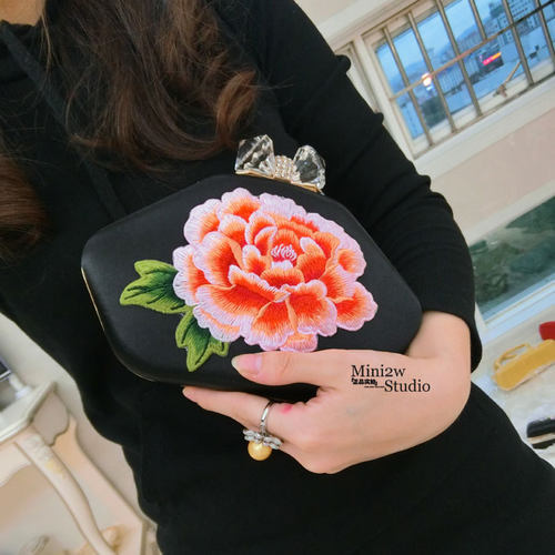 手工刺绣手包复古时尚绣花真丝名媛晚宴包旗袍搭配手拿包晚宴包