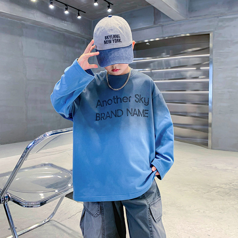 男大童渐变蓝色长袖T恤薄款打底上衣宽松纯棉儿童男孩春装字母潮