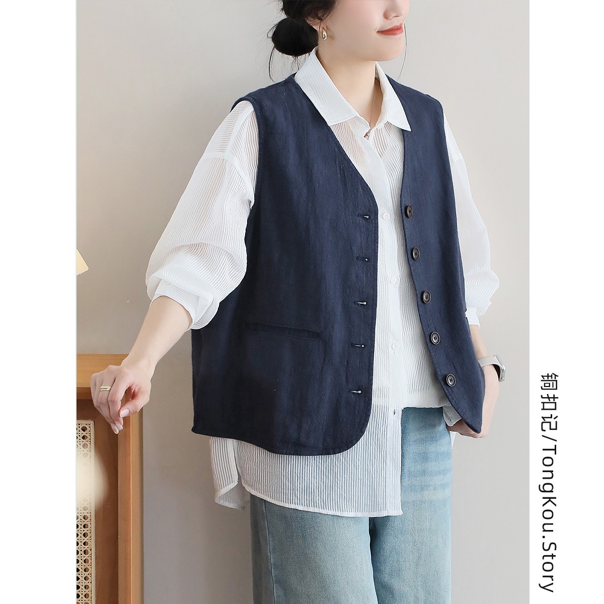 铜扣记苎麻马甲女V领休闲百搭宽松显瘦韩版春季新款无袖马夹外套