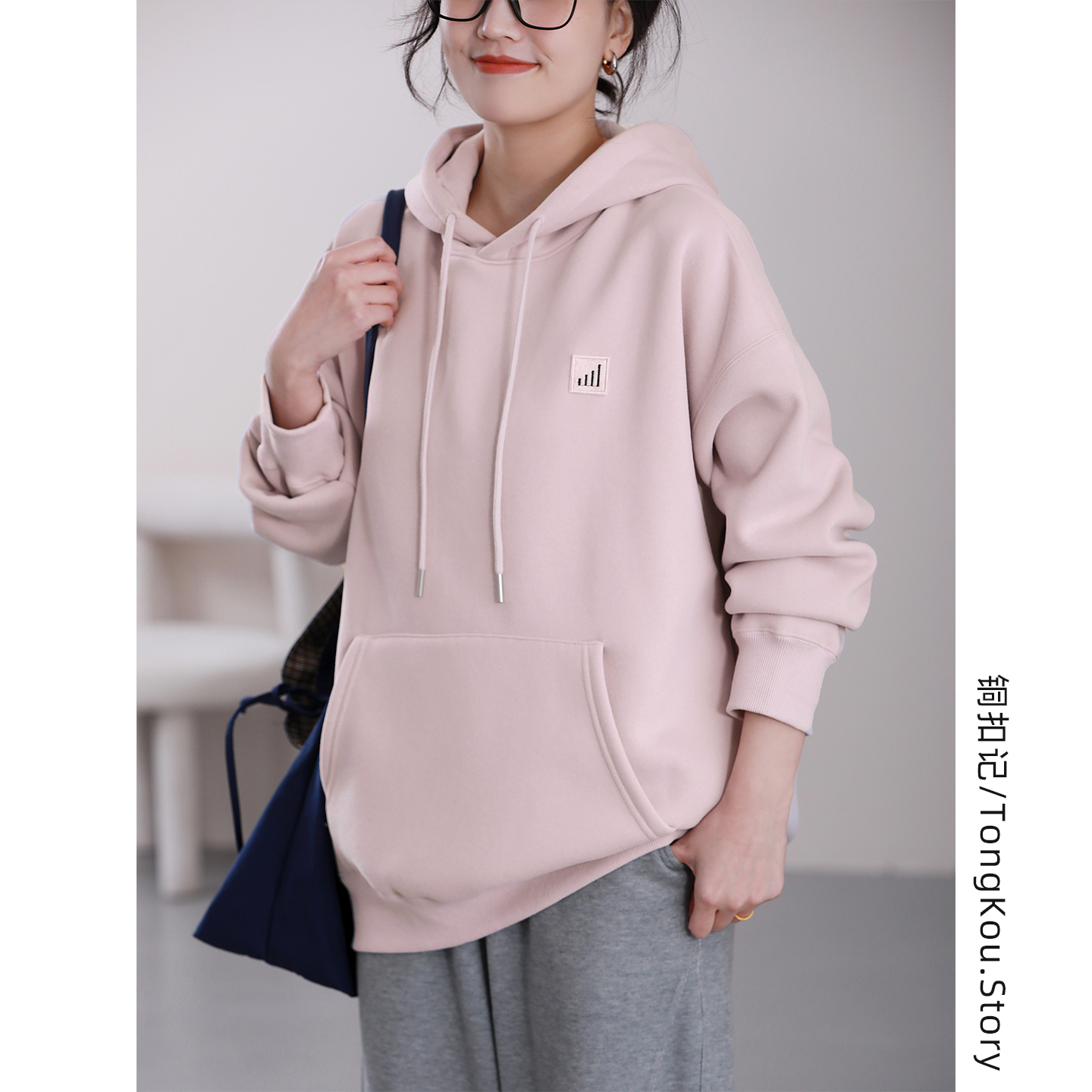 铜扣记女加厚保暖连帽宽松卫衣