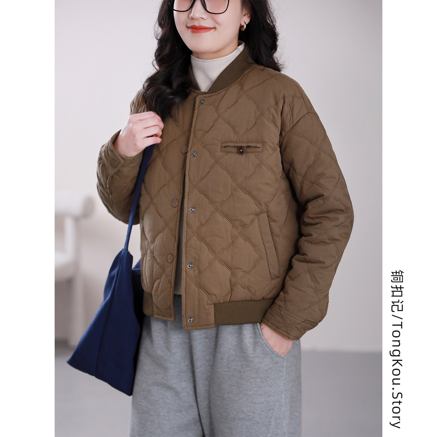 铜扣记加厚保暖显瘦棒球服女