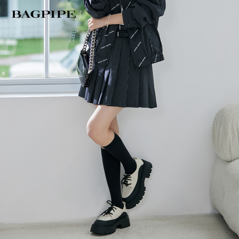 风笛2025春季新款气质条纹百褶裙女皮带装饰A字裙学院风短裙