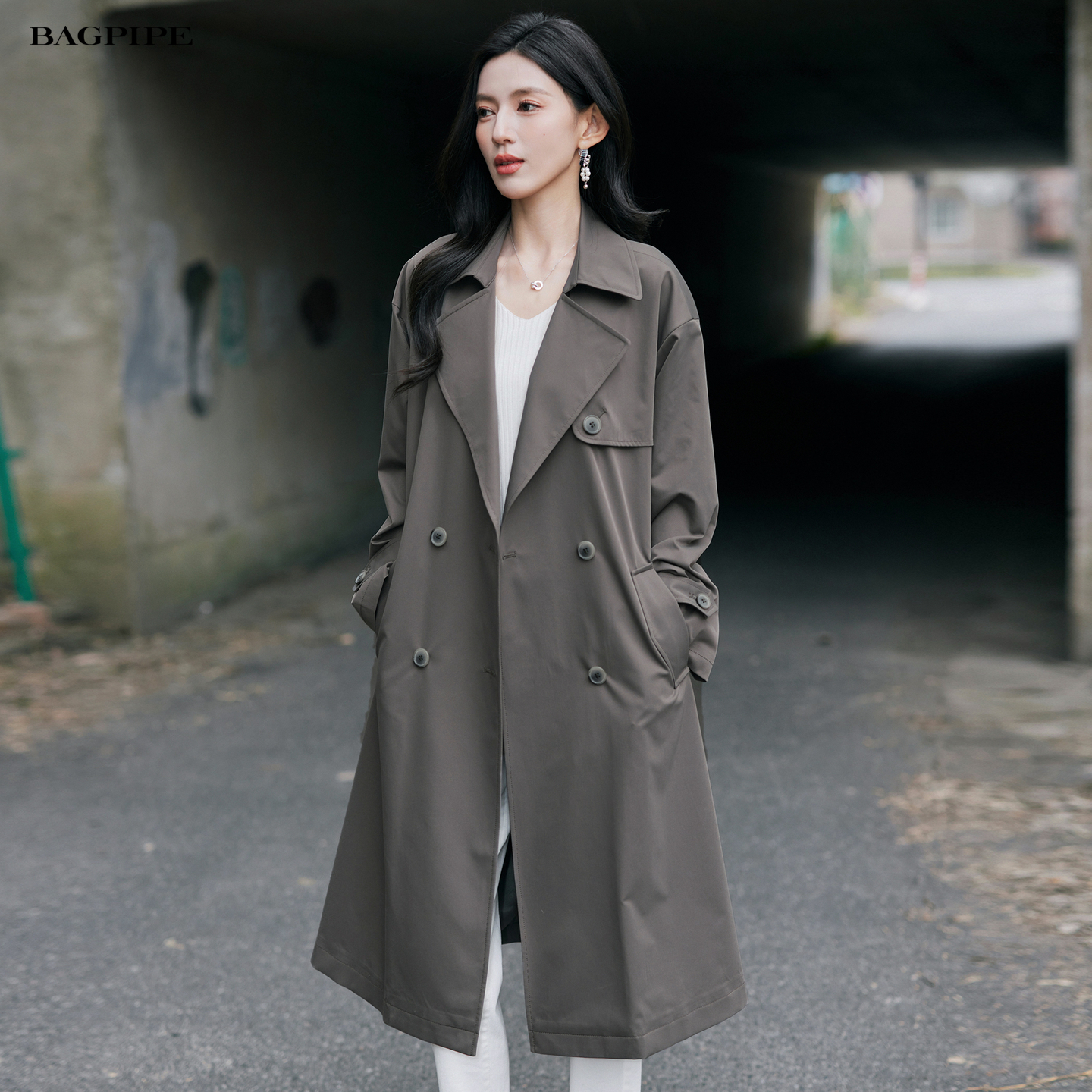 风笛2025秋季新款廓形风衣女气质百搭双排扣中长款宽松通勤外套