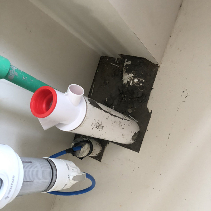 瓷砖裂缝换砖上门维修