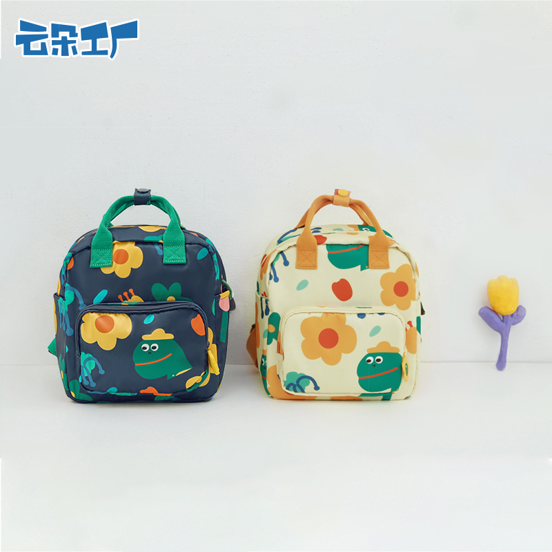 云朵工厂学家新款休闲轻便双肩包