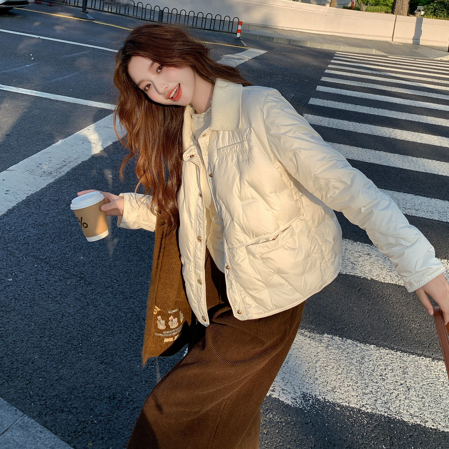 针织翻领轻薄小香风羽绒服女短款2025年新款显瘦90白鸭绒薄款外套,女装羽绒服,莘蕾
