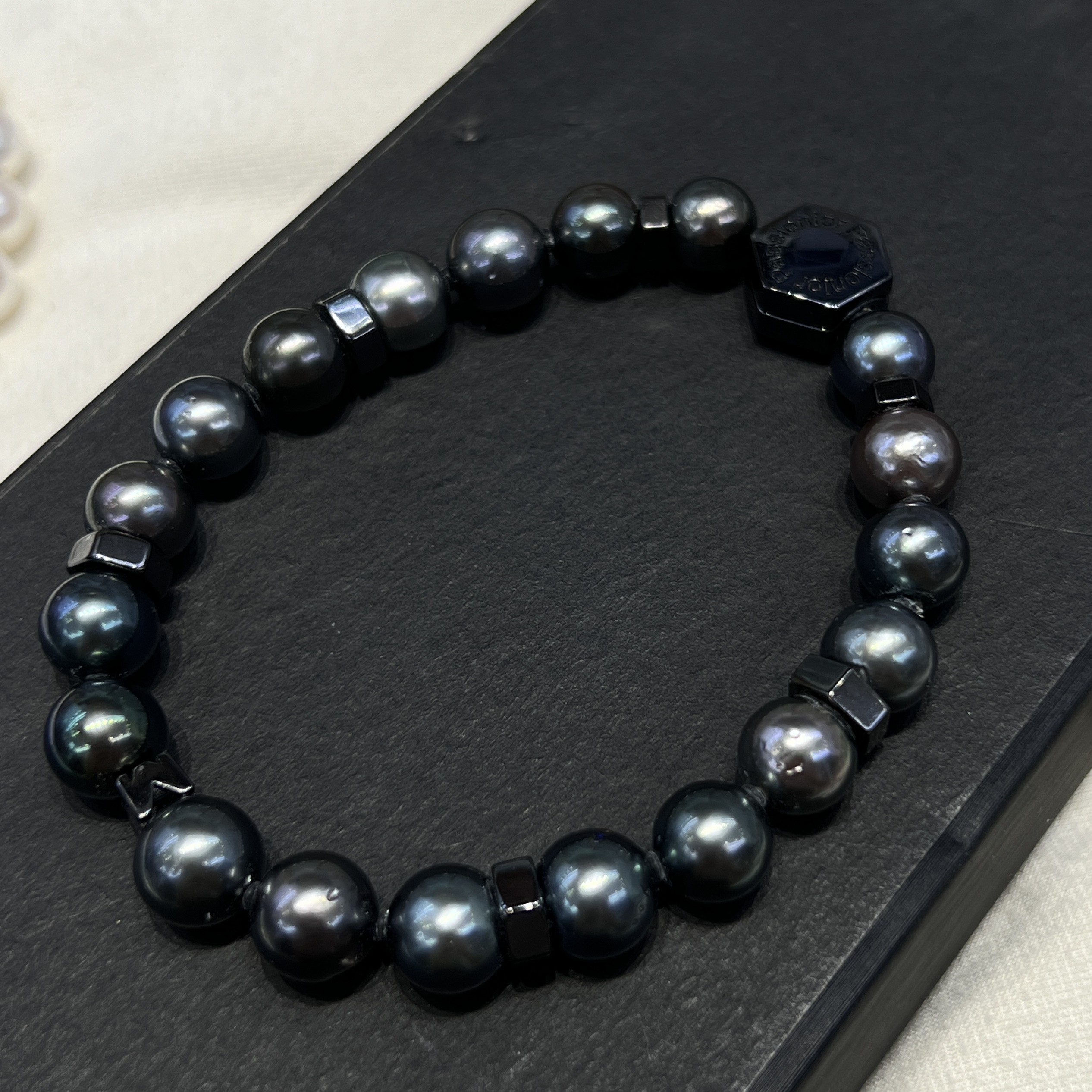 黑铑暗黑系列 S925银海水大溪地黑珍珠手链8-9mm圆珠微瑕男女款