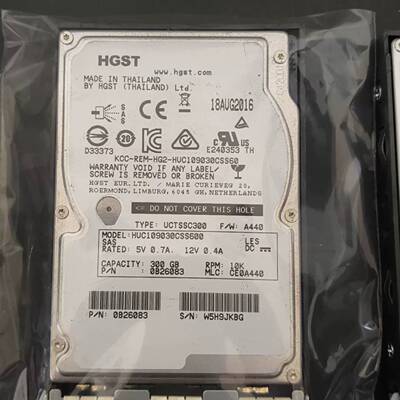 可维修HGST HUC109030CSS600 300G 2.5寸议价