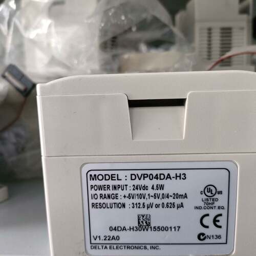 可议价PLC模拟量输入模块DVP04DA-H3，成色如图，功能