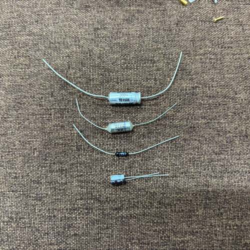 可维修Telefunken M251E电容电阻4个，德律风根M议价