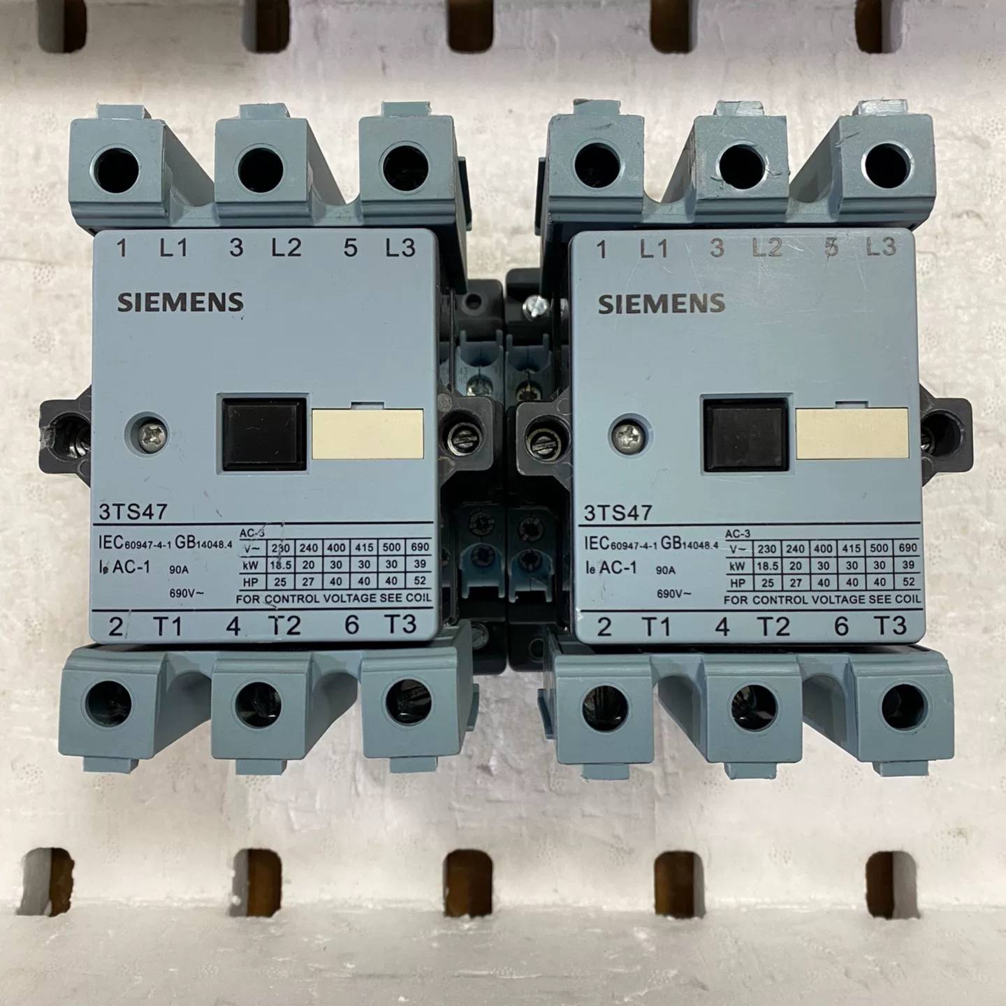 可议价3TS47交流接触器 线圈电压220v 正品 成色图片