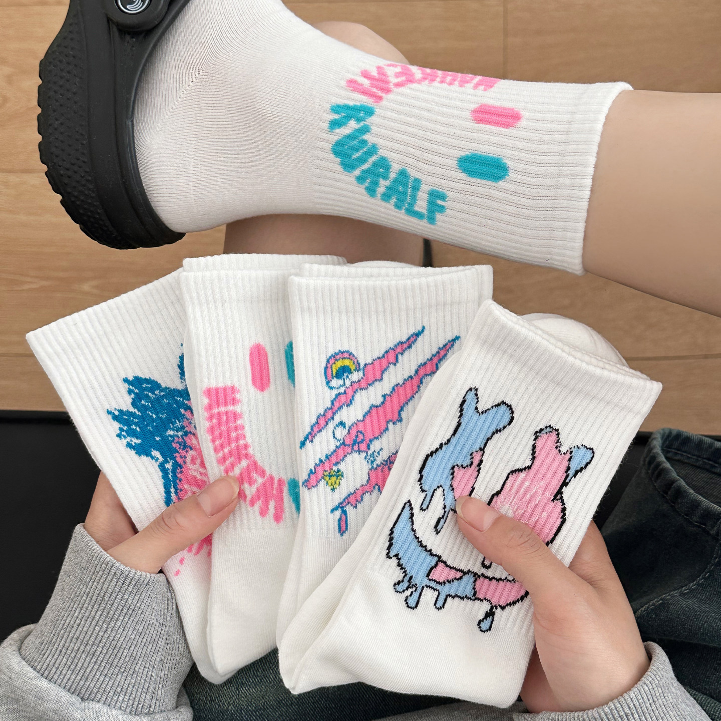白色袜子女潮男ins纯棉中筒袜春夏薄款个性涂鸦卡通情侣高帮长袜