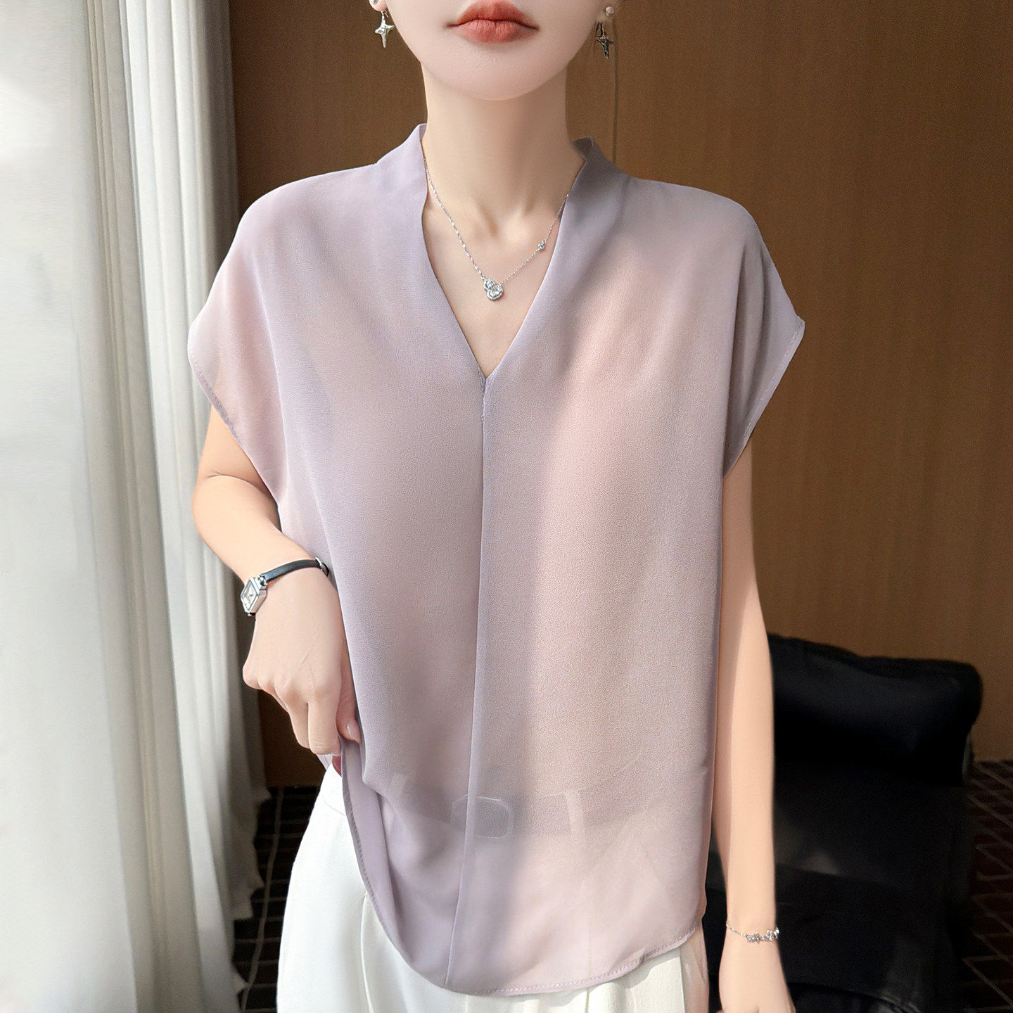 法式优雅风V领短袖雪纺衫女V领微透纱料罩衫宽松小众t恤上衣衬衣