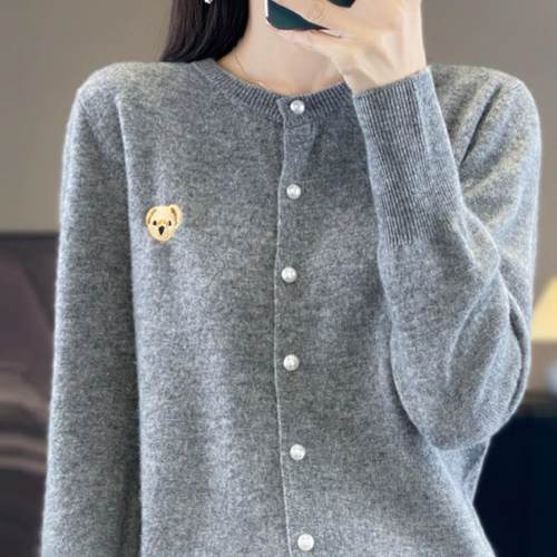 小熊开衫外套百搭时尚别致小衫