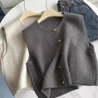 温柔系单排扣小金扣子气质百搭针织马甲背心女叠穿内搭坎肩上衣女