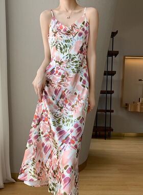 法式高端三醋酸真丝缎面吊带连衣裙女碎花夏季显瘦V领印花a字长裙