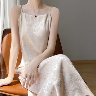 2025新款 一字领醋酸吊带裙国风提花宽松气质提花显瘦真丝连衣裙女