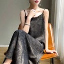 超好看法式 2025高端精致显瘦缎面吊带裙 烫金醋酸连衣裙长裙女春季