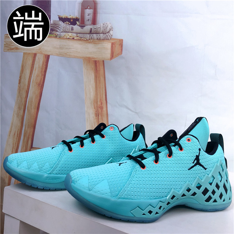 NIKE耐克男子巴特勒篮球鞋低帮