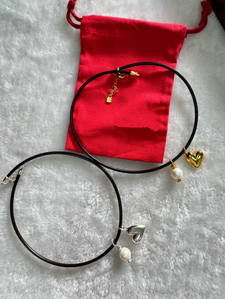 西班牙UNOde50轻奢金属爱心珍珠项圈女小众黑色皮绳项圈简约气质