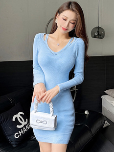 针织连衣裙女秋冬小个子v领气质时尚洋气重工钉珠镂空包臀打底裙